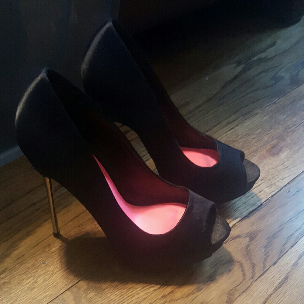 Black silk open toed heel
