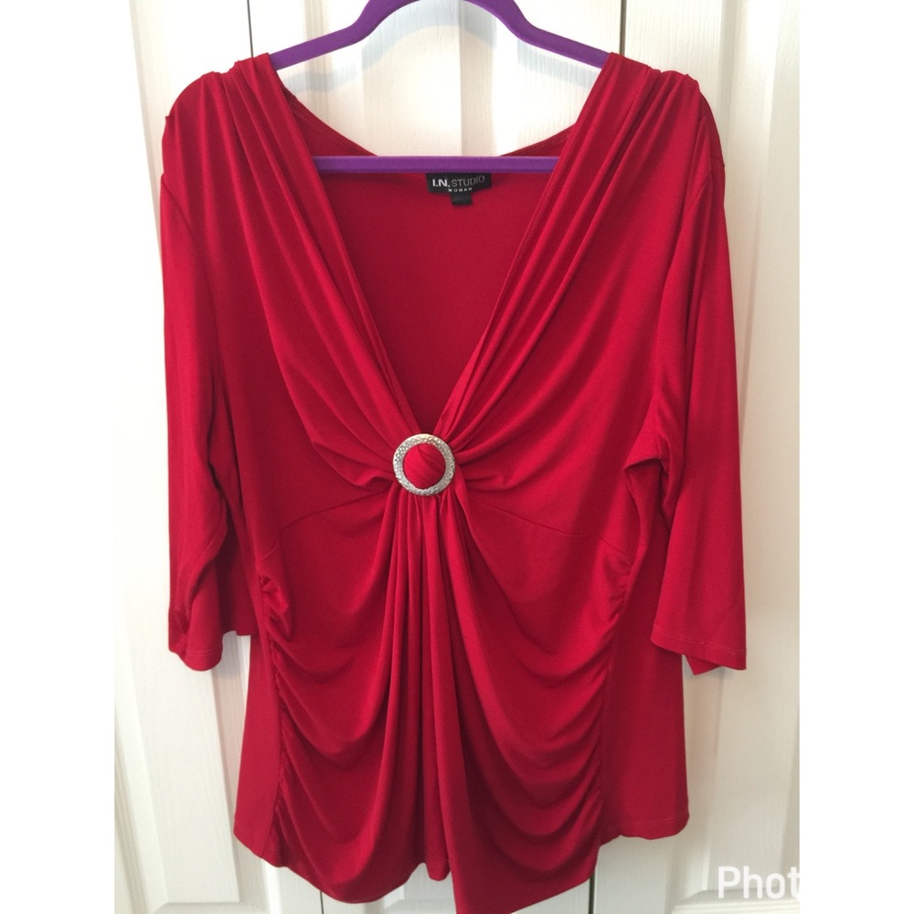 InStudio 1X Red Ruched 3/4 Sleeve Top