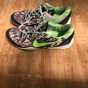 Kobe Graffiti Basketball Shoes RARE