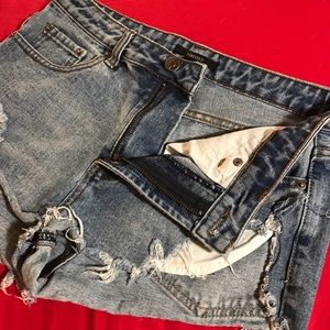 [forever 21] HIGH WAISTED SHORTS