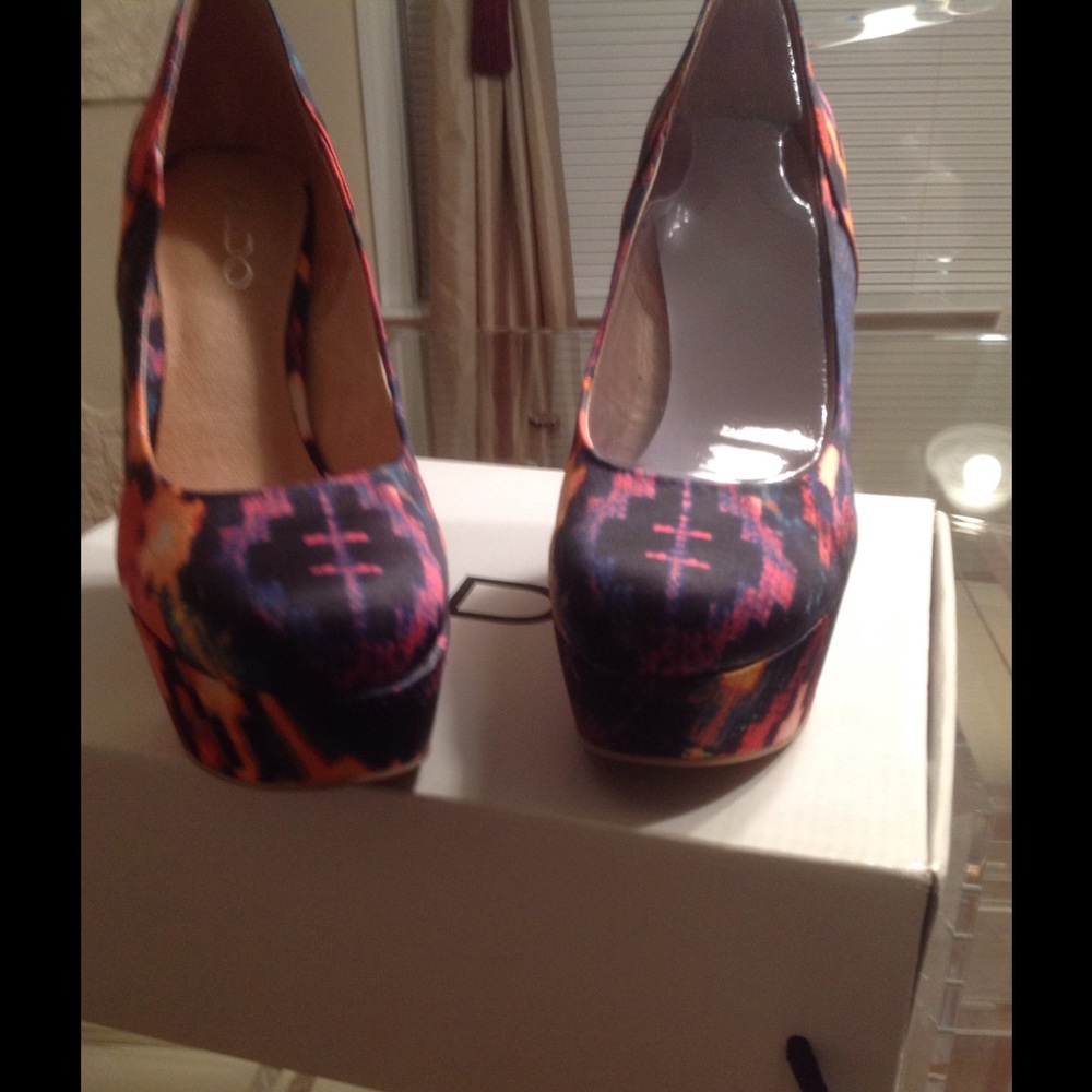 Multi-Colored Wedge