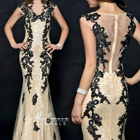 Prom dresses - Picture 1 of 3