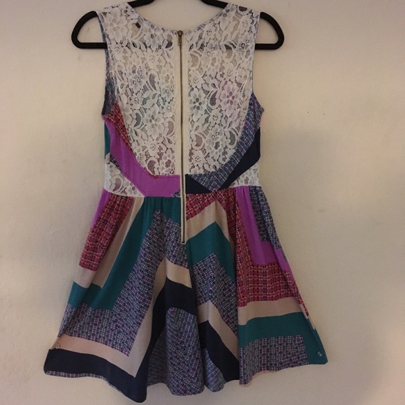 Pached SPING DRESS - Picture 2 of 3