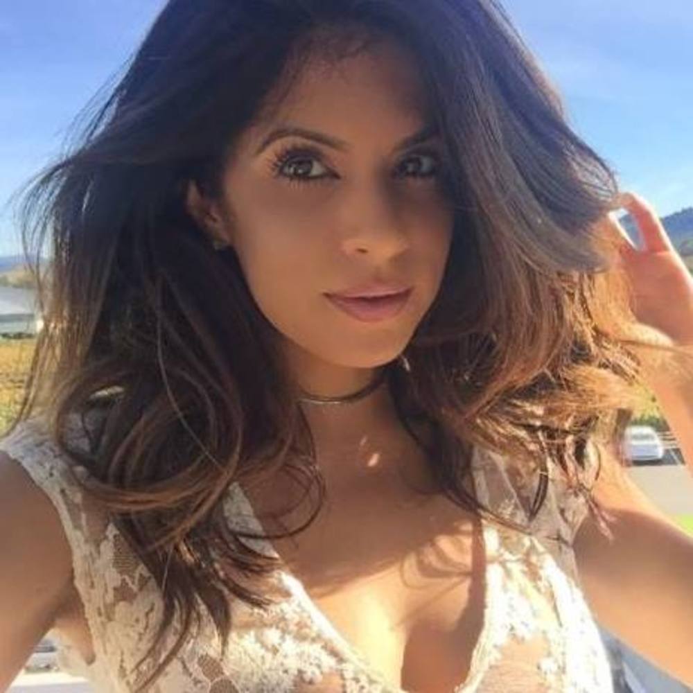 Meet your Posher, Reyna