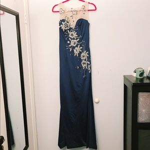 *FINAL DAY* PROM DRESS FOR SALE