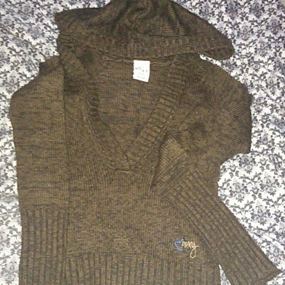 *SOLD* Roxy hooded sweaters - Picture 3 of 4