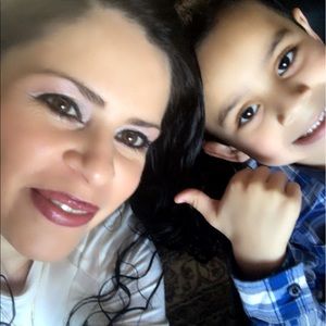 Meet your Posher, Elizabeth