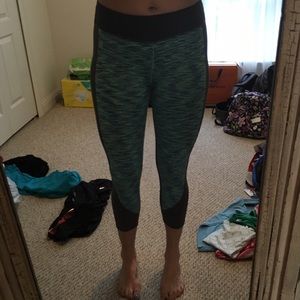 Fabletics capris