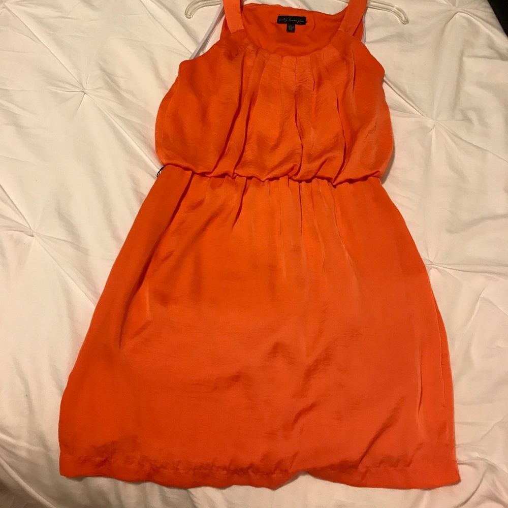 Cute orange sundress!