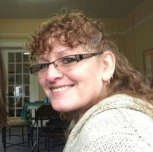 Meet your Posher, Deedee