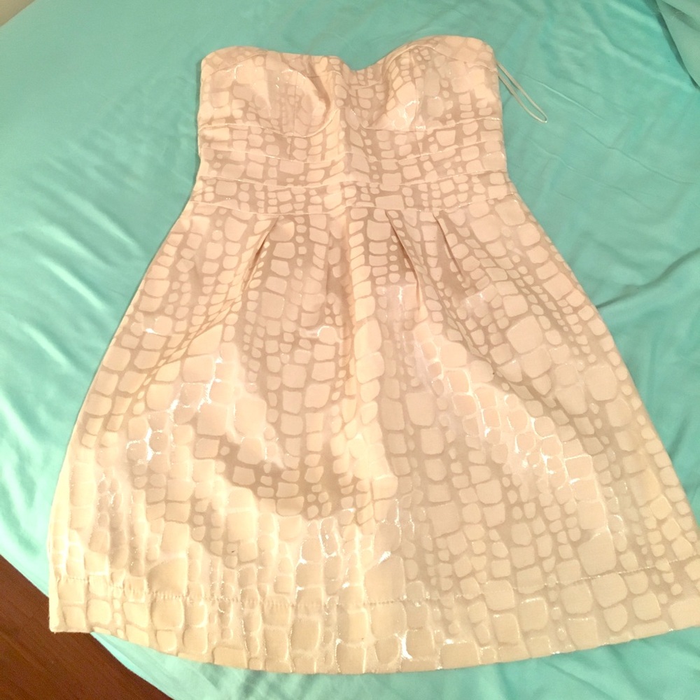 Sleeveless dress