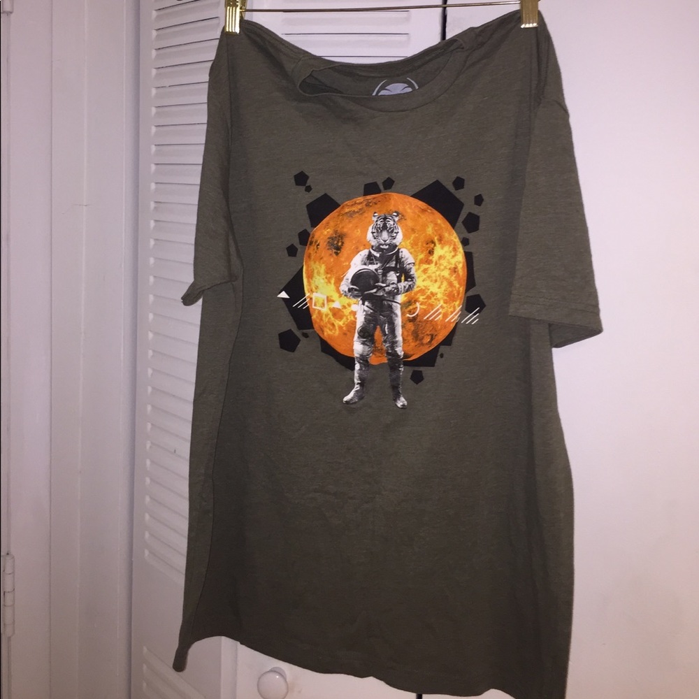 Tiger astronaut shirt
