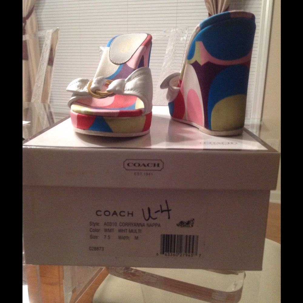 Multi-Color Coach Wedge - Picture 3 of 3