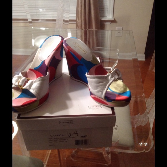 Multi-Color Coach Wedge - Picture 2 of 3