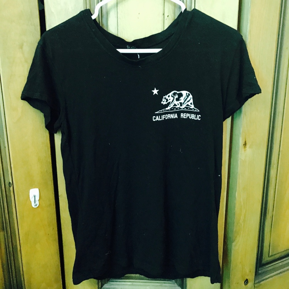 BRANDY MELVILLE CALIFORNIA TEE