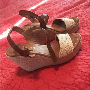 Tan wedges