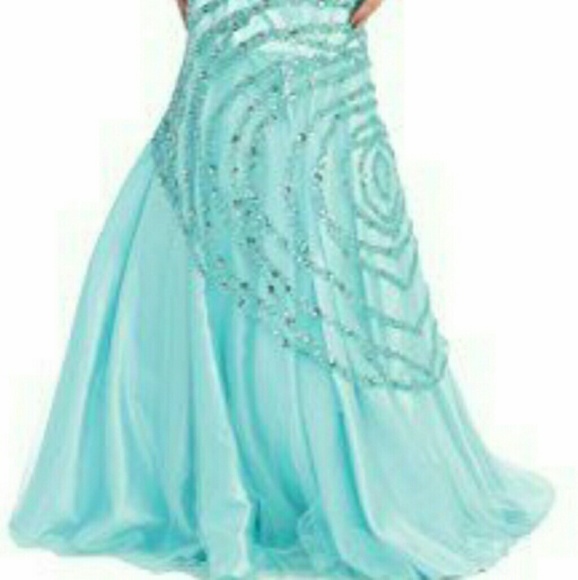 Prom dresses - Picture 2 of 2