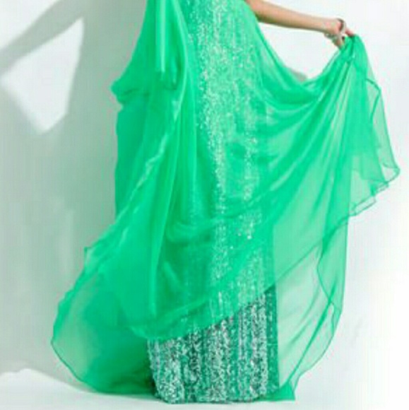 Prom dresses - Picture 2 of 2