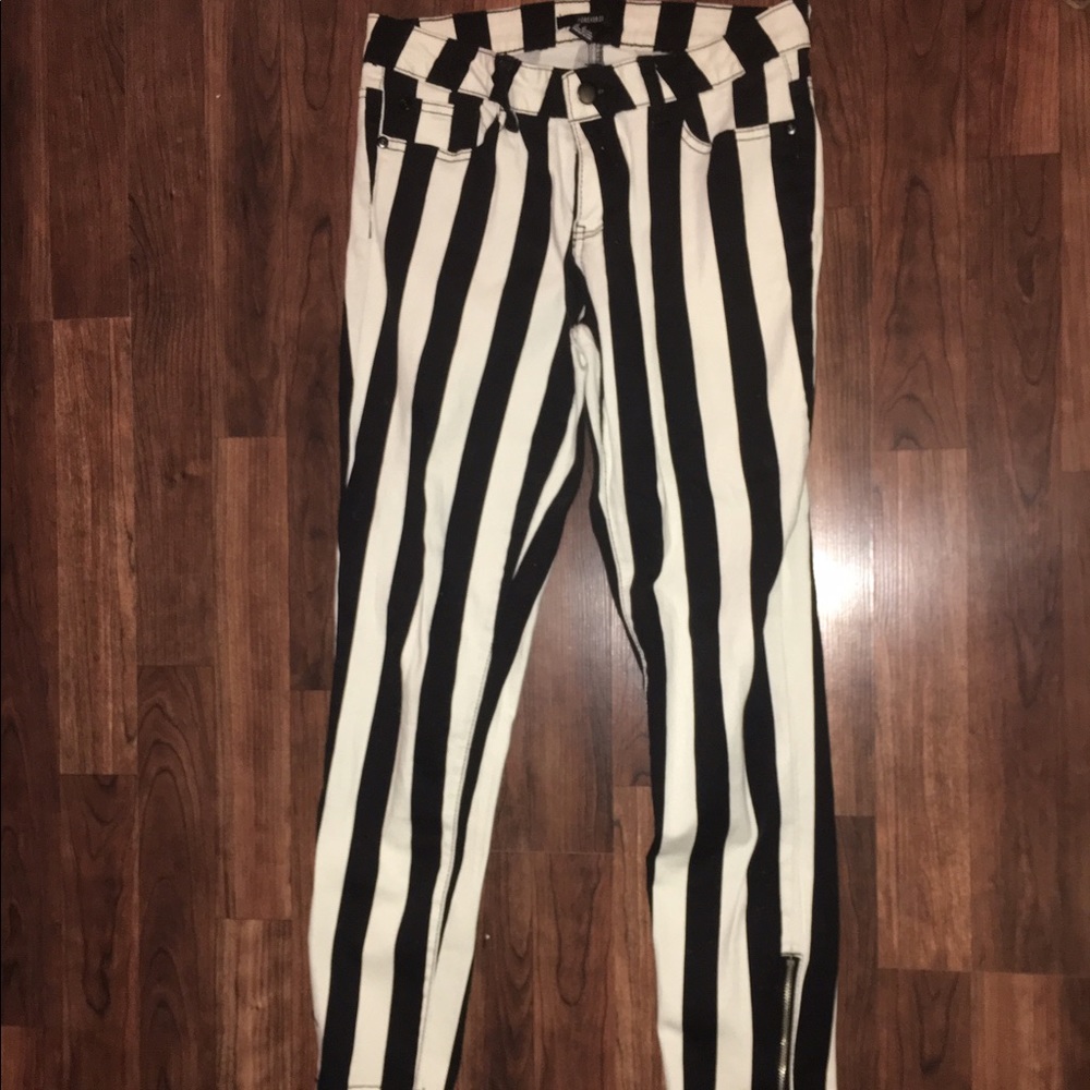 Stripped Jeans