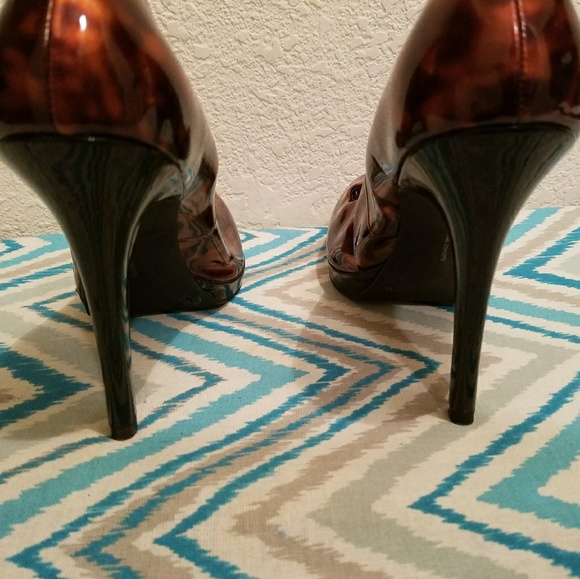 Sexy Leopard Print 'INC' - Patent Leather Heels - Picture 4 of 6