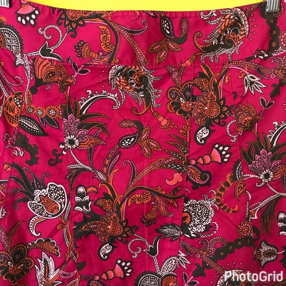 Ann Taylor magenta floral patterned cotton skirt - Picture 3 of 4