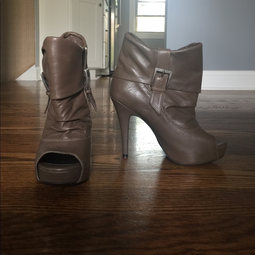 WORN ONCE!! MAO Jessica Simpson Slouchy Bootie