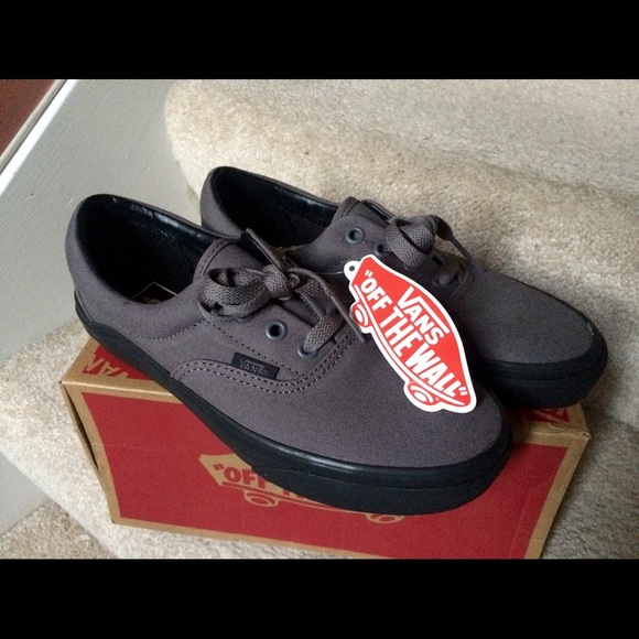 Vans Shoes - ⛔️Sold⛔️New VANS era sneakers women sz 6 & 5.5
