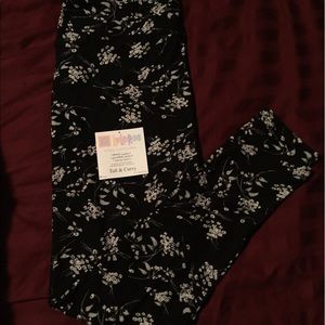 Brand new with tags LulaRoe TC leggings.
