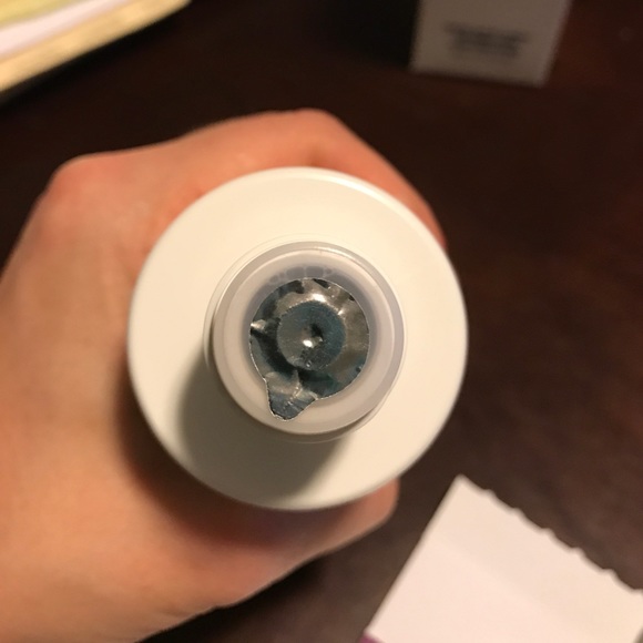 Never used Brand new MAC Lightful softening lotion - Picture 3 of 3