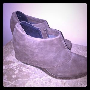 Women's Size 9.5 Dr. Scholl's Booties.