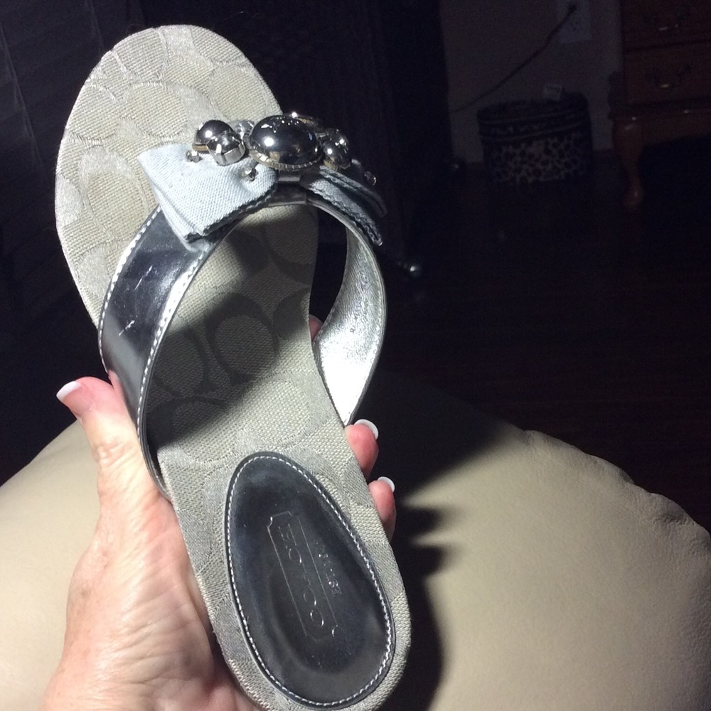 Shoe
