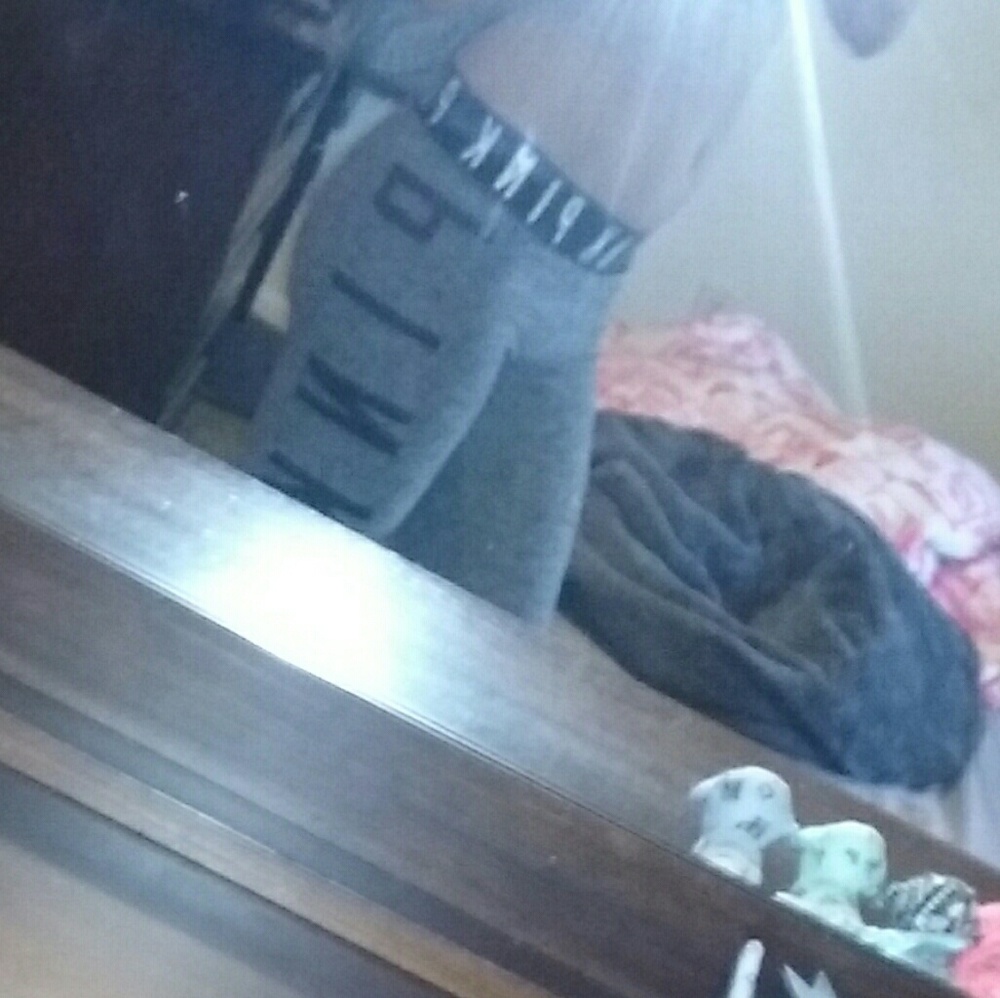 victorias secret pink cropped yogas