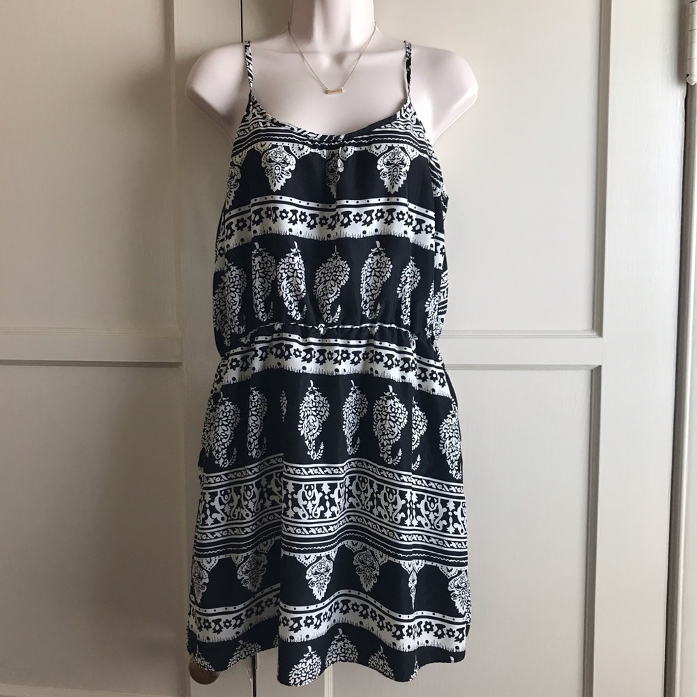 🌎🌟HOST PICK🌟🌎 Tribal dress with cutout back