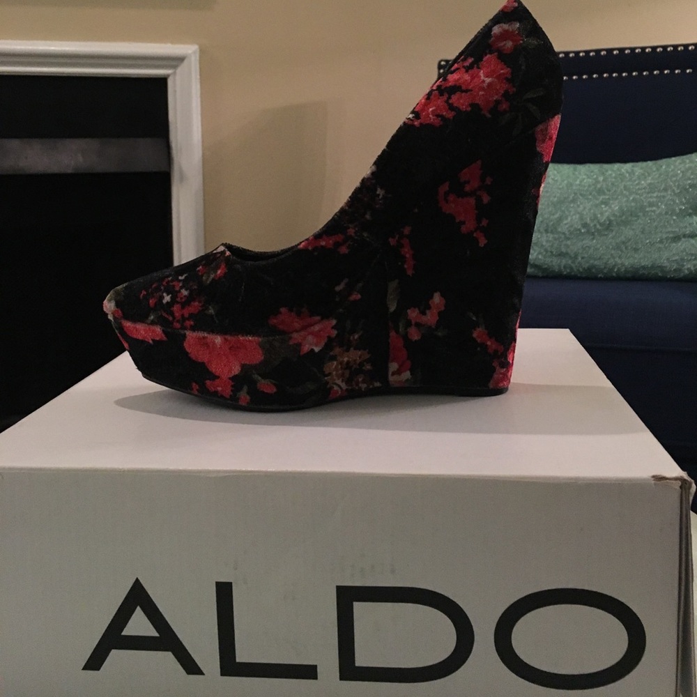Floral printed Aldo Wedges
