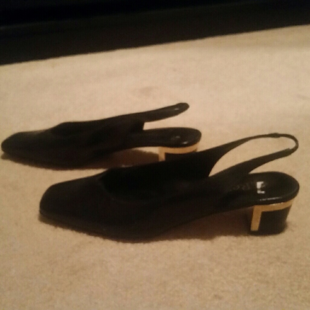 Slingback - Picture 2 of 2
