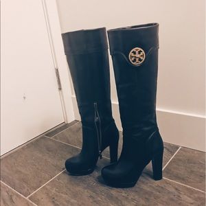 Gorgeous below the knee Tory Burch boots!