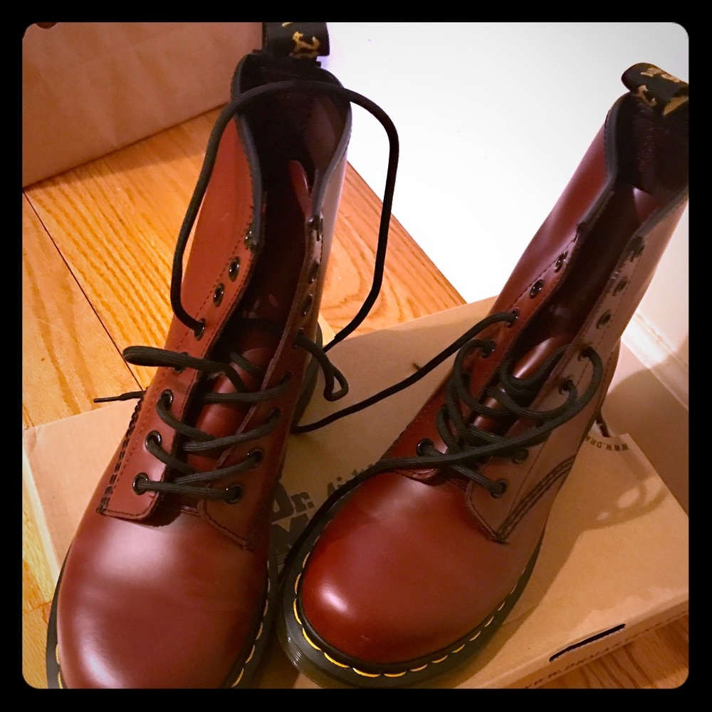1460 8 eye cherry red doc martens boots