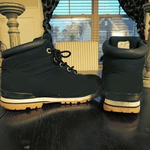 Boys navy boots