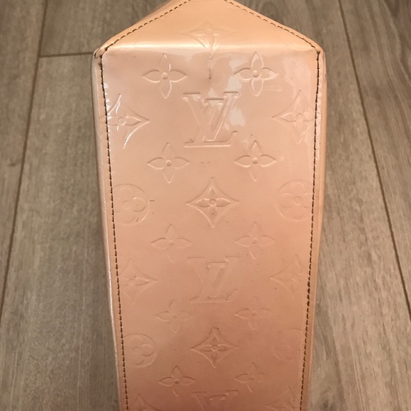 Louis Vuitton - Picture 4 of 7