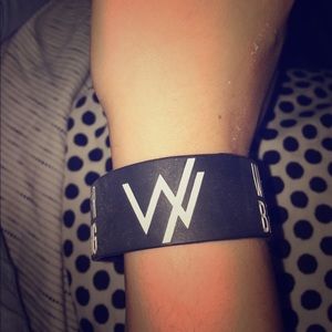 SLEEPING WITH SIRENS WRISTBAND