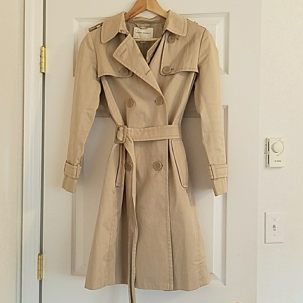 Gorgeous Banana Republic Trench ☀☔