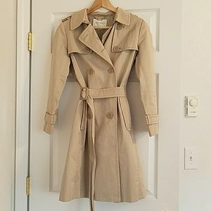 Gorgeous Banana Republic Trench ☀☔