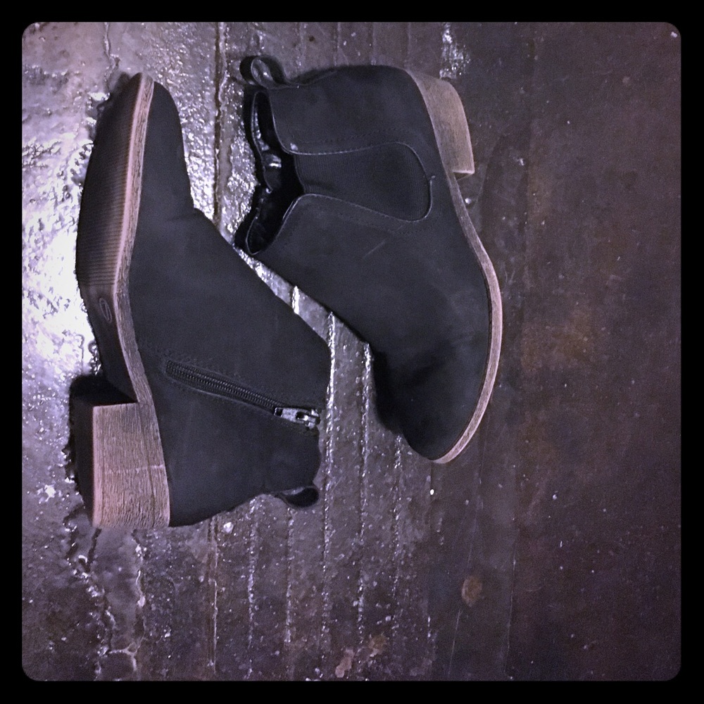 Size 7 faded black booties