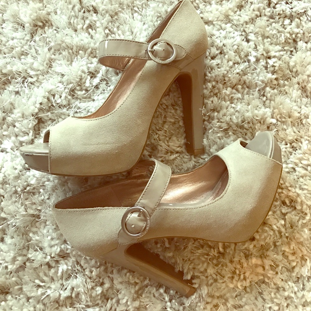 ✨BCBG Heels