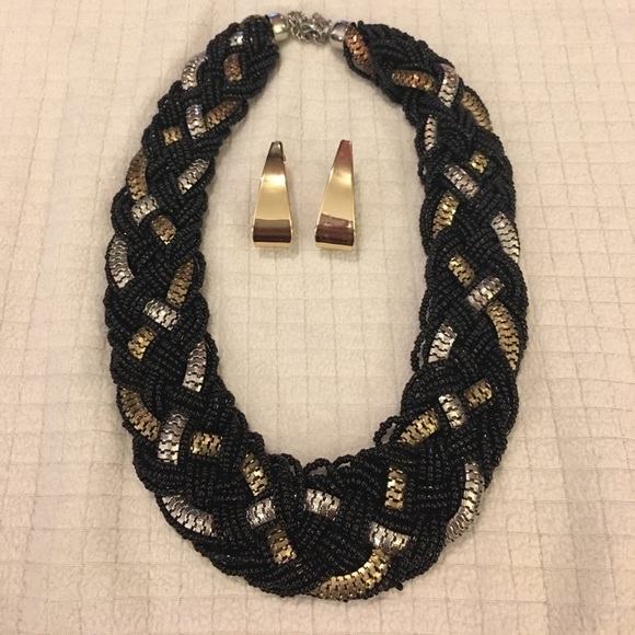 Gold/Silver/Black beaded necklace 👠💃🏻 - Picture 1 of 4