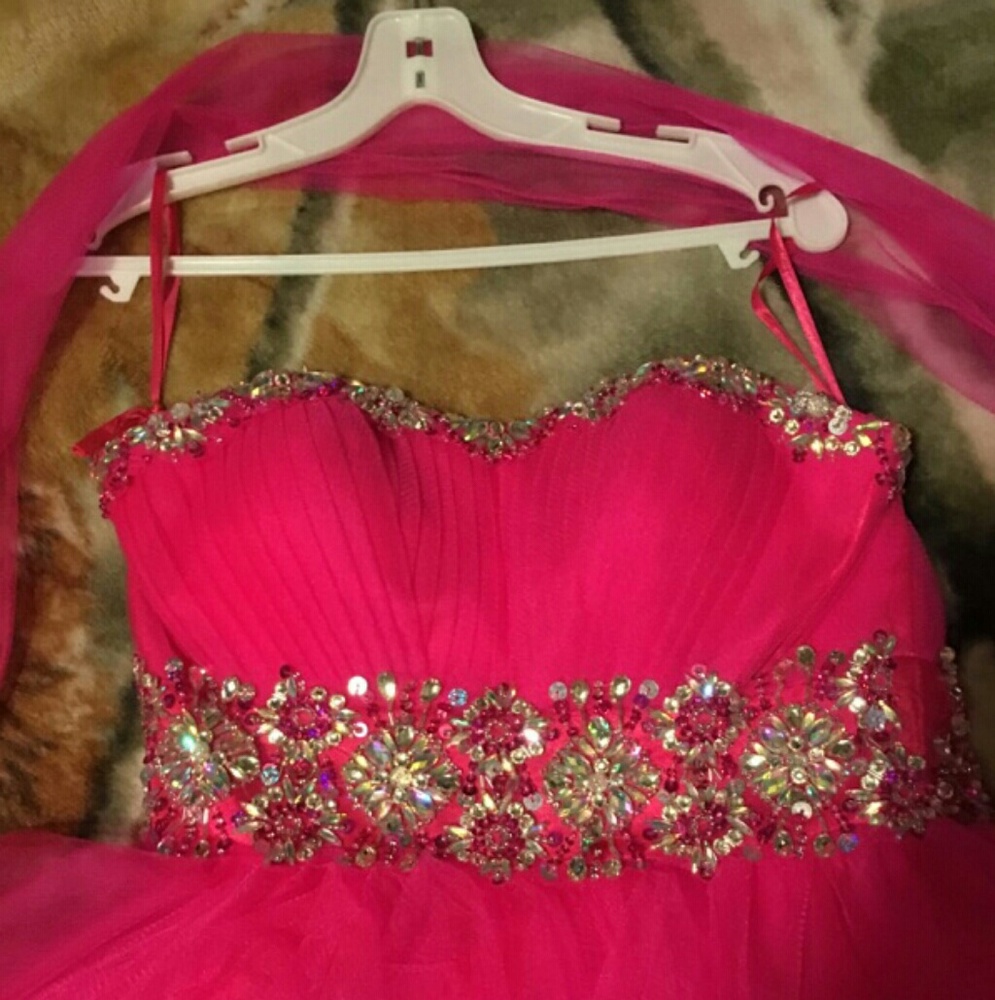 Prom dress - Picture 2 of 4
