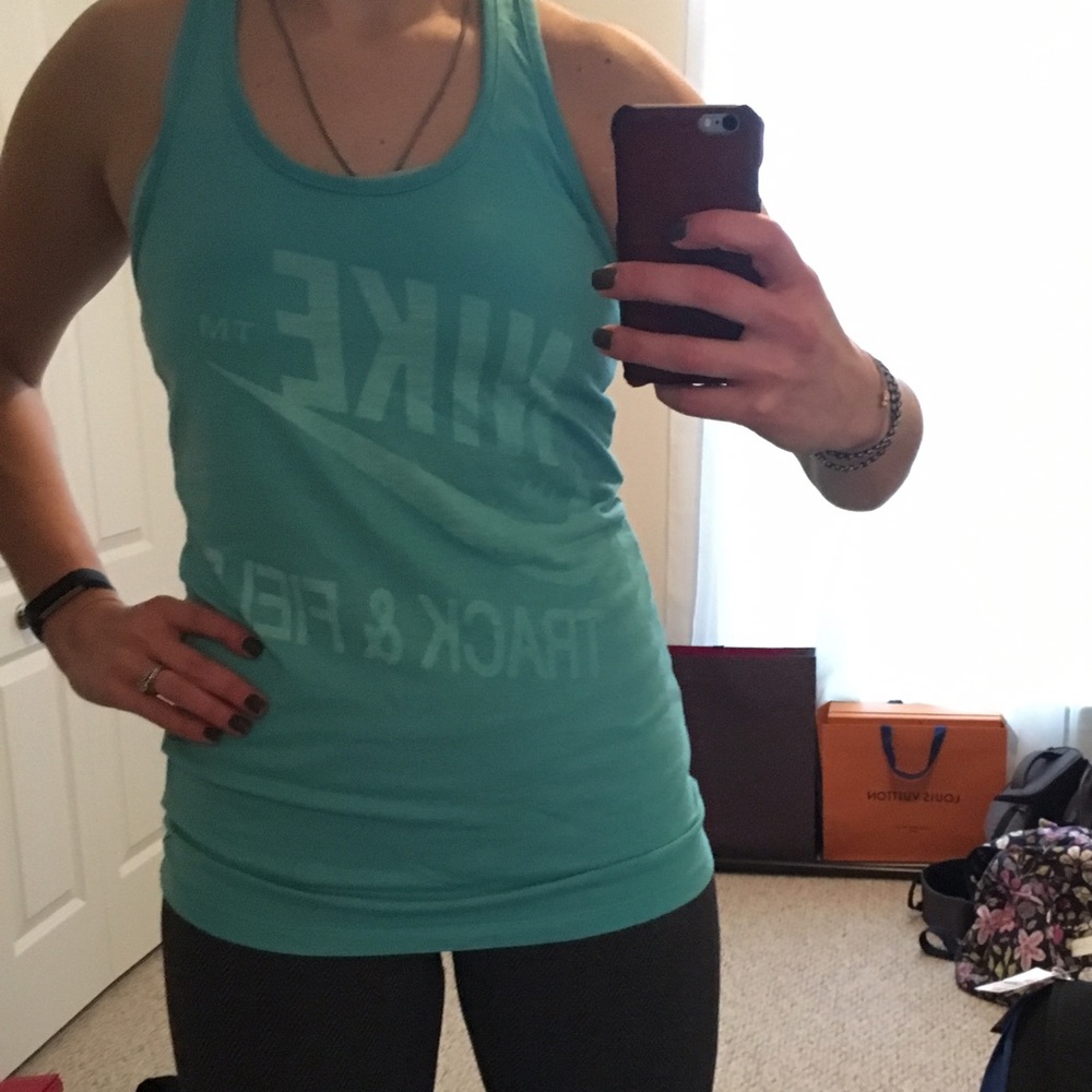 Nike worn out tank-EUC