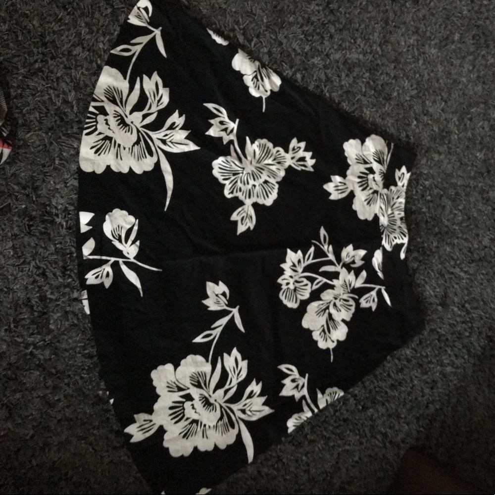 Black & White Flowered Skirt