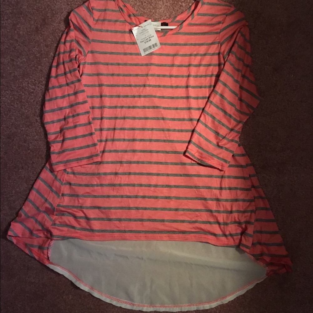 Striped 3/4 sleeve shirt