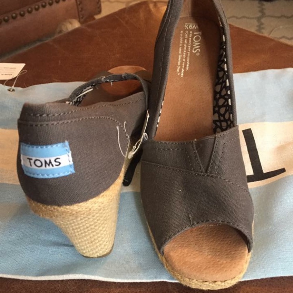 Toms Canvas Wedge 9.5